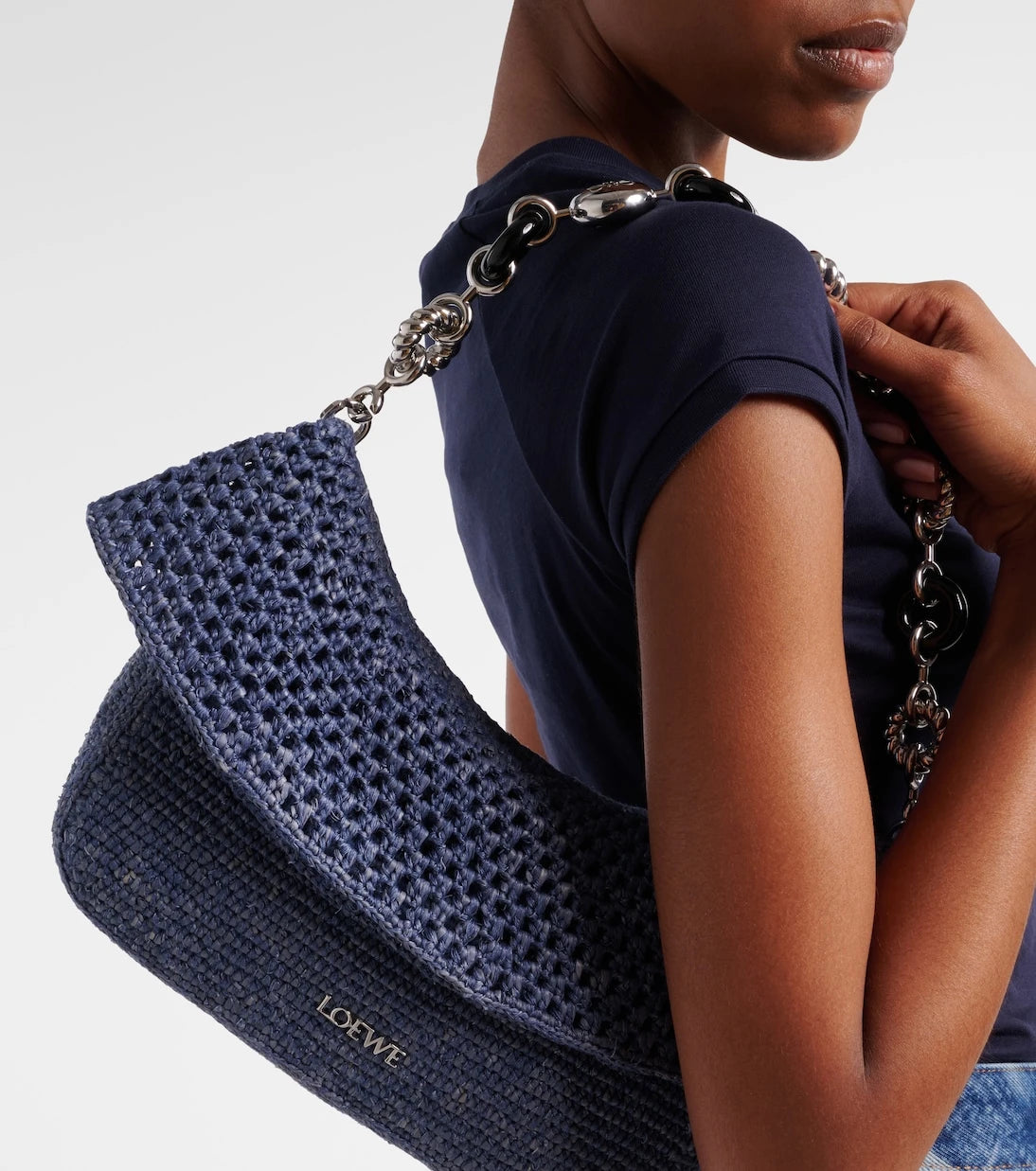 Loewe - حقيبة كتف متوسطة "أولا" من مجموعة "بولاز إيبيزا"