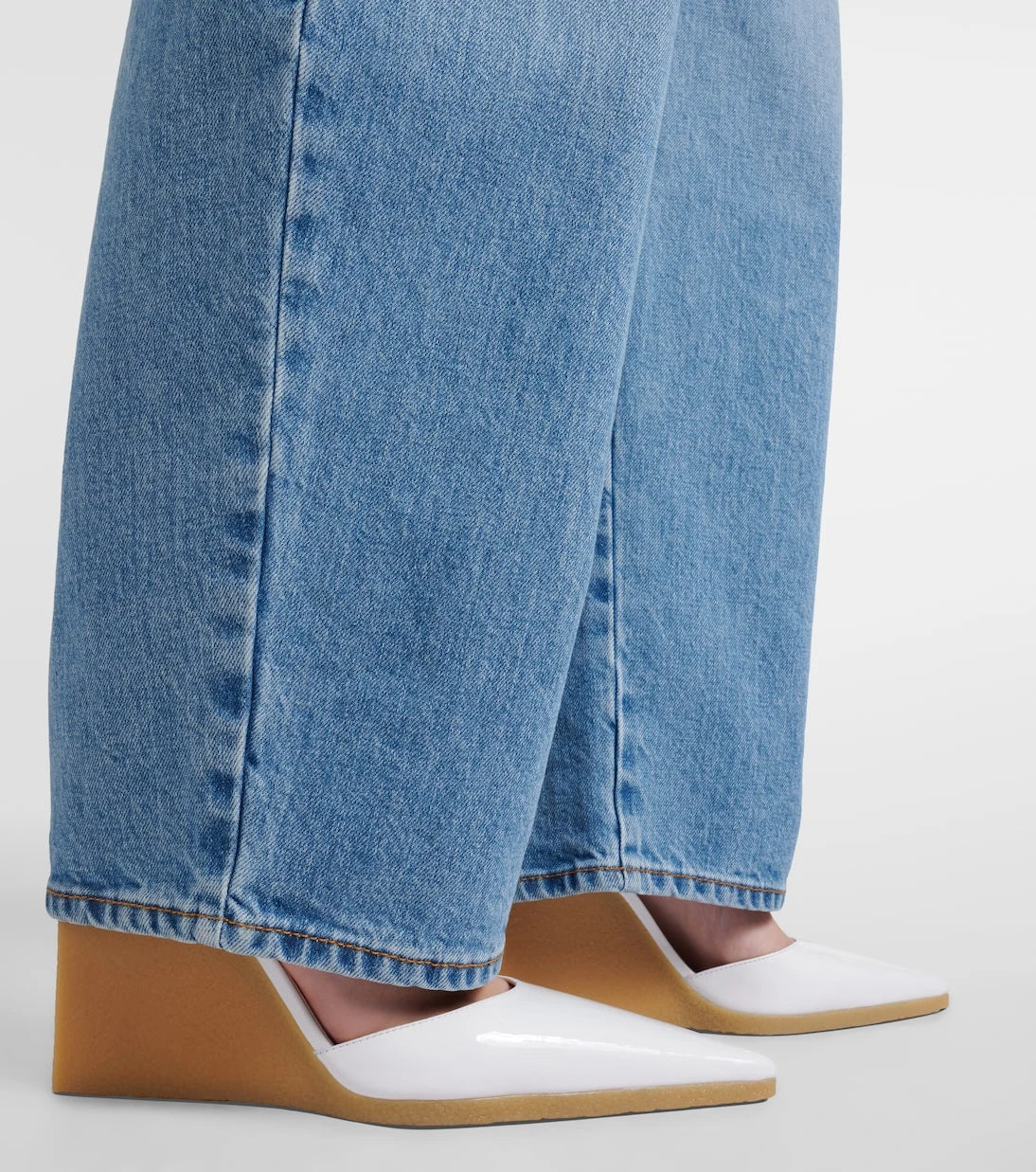 Alaïa - 90 patent leather wedge slingback pumps