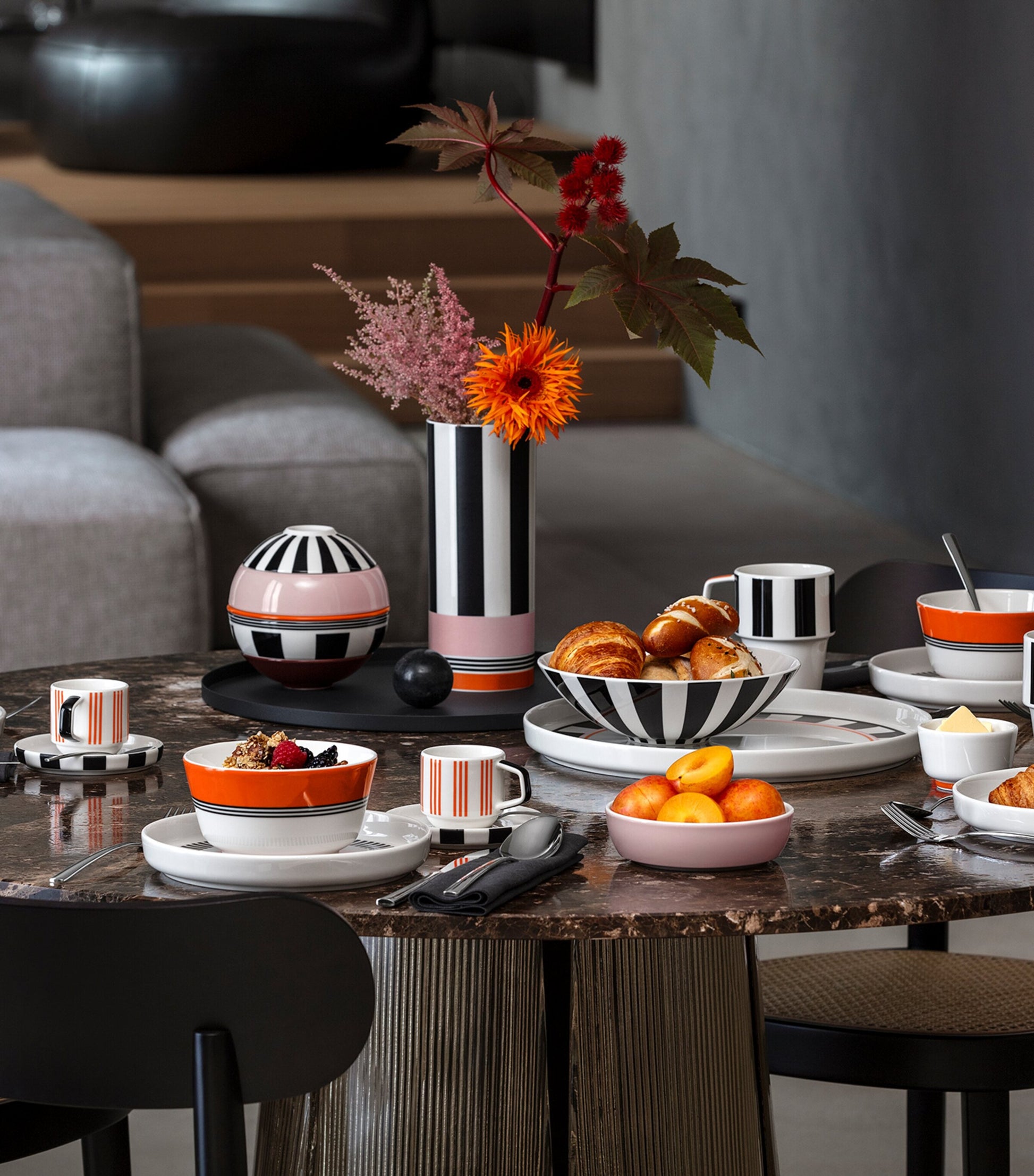 Porcelain Memphis Vase (24cm)