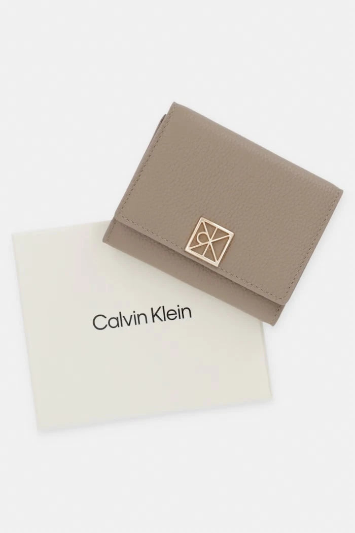 Calvin Klein портфейл RFID дамски от кожа