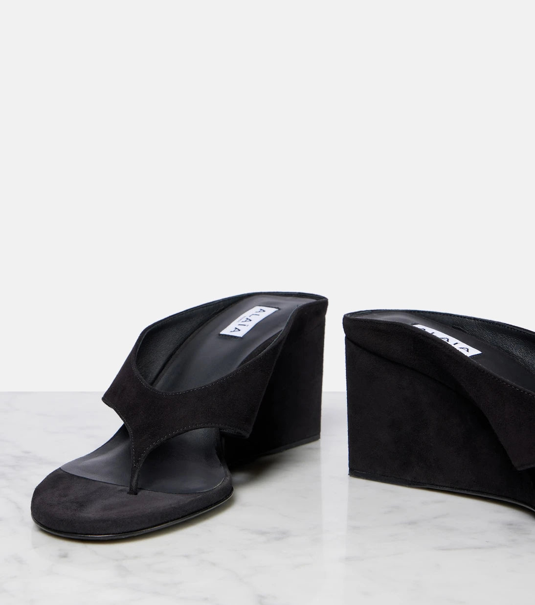 Alaïa - Cube 75 suede wedge thong sandals