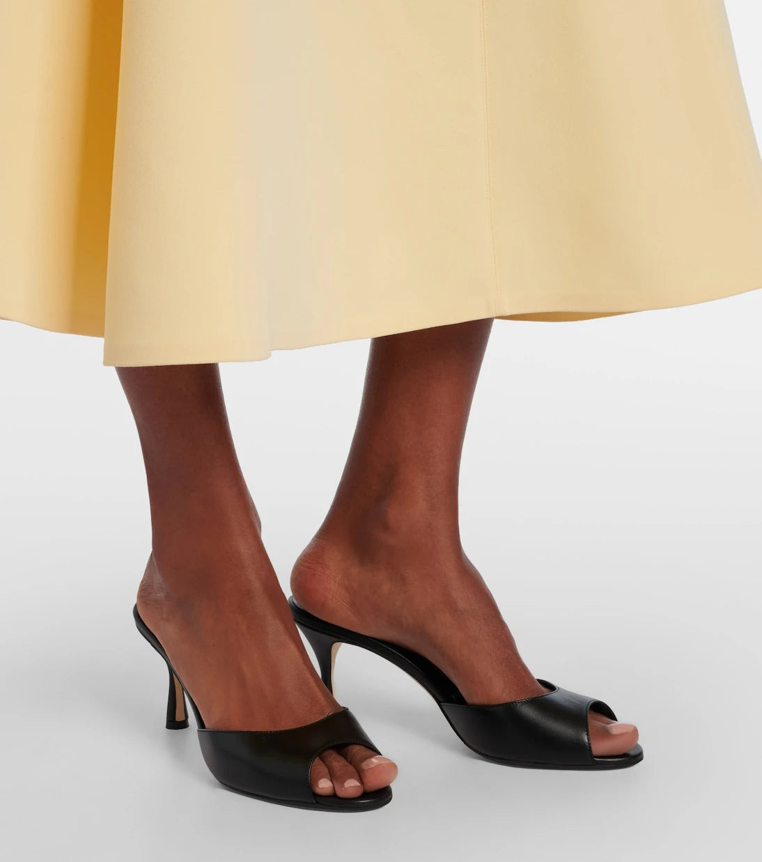Manolo Blahnik - حذاء "جادا 70" مفتوح من الخلف من الجلد
