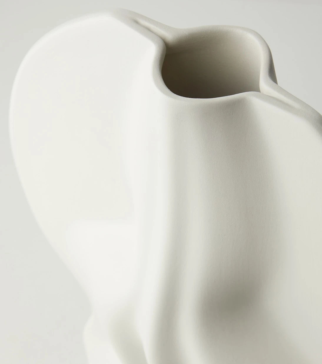 Cassina - Brolic ceramic vase by Bradley L. Bowers