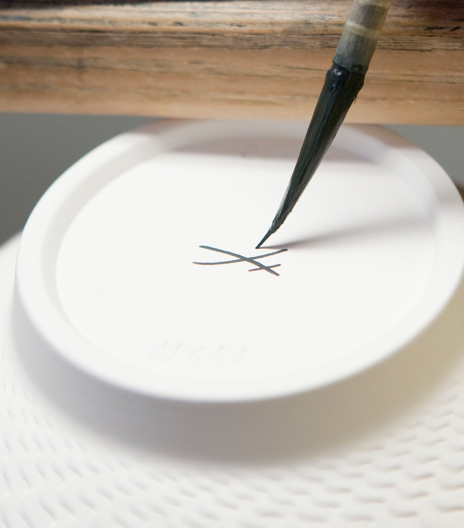 Waves Relief Platter (31cm)