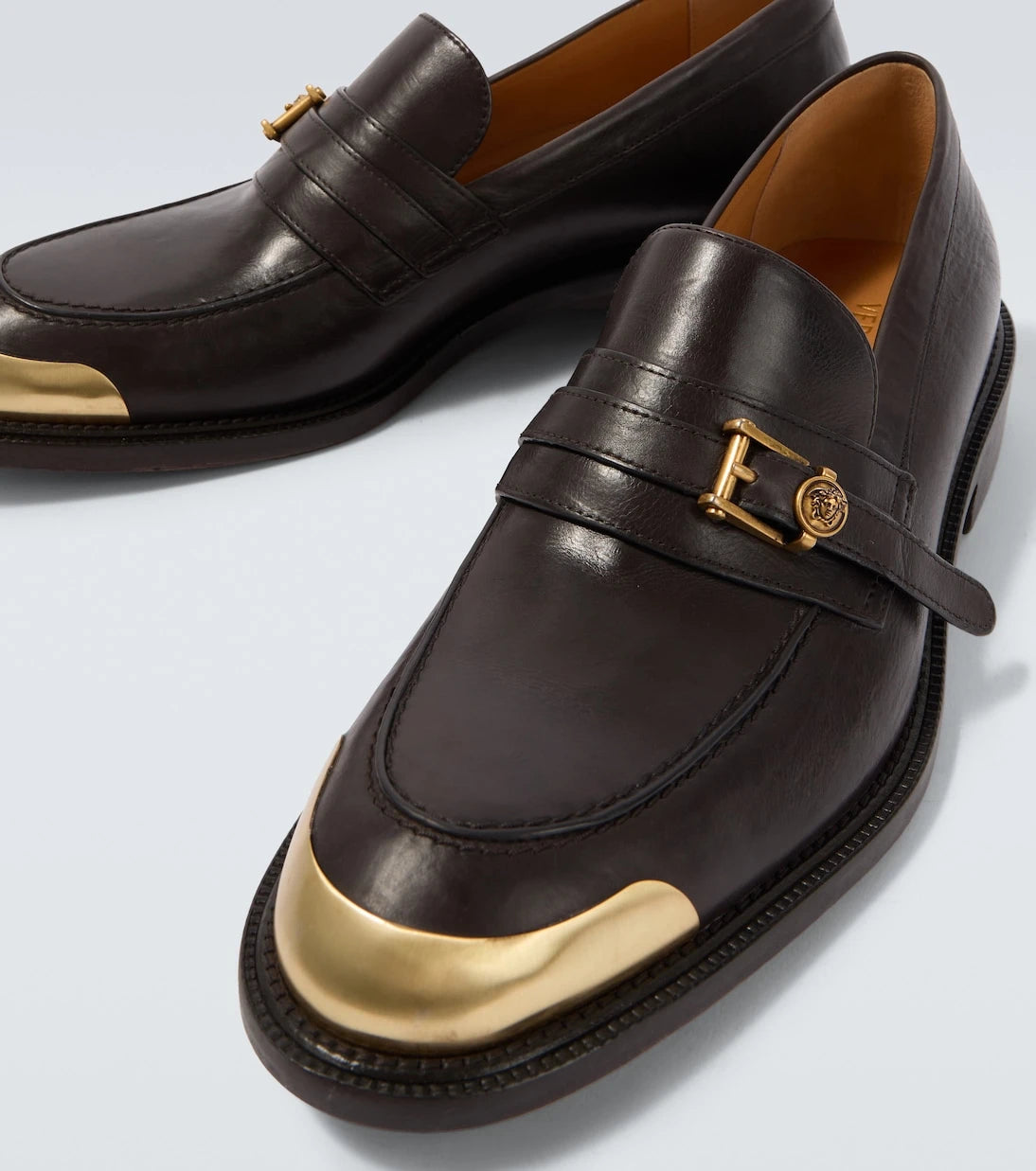 فيرساتشي - حذاء لوفرز بريمو ميدوسا الجلدي