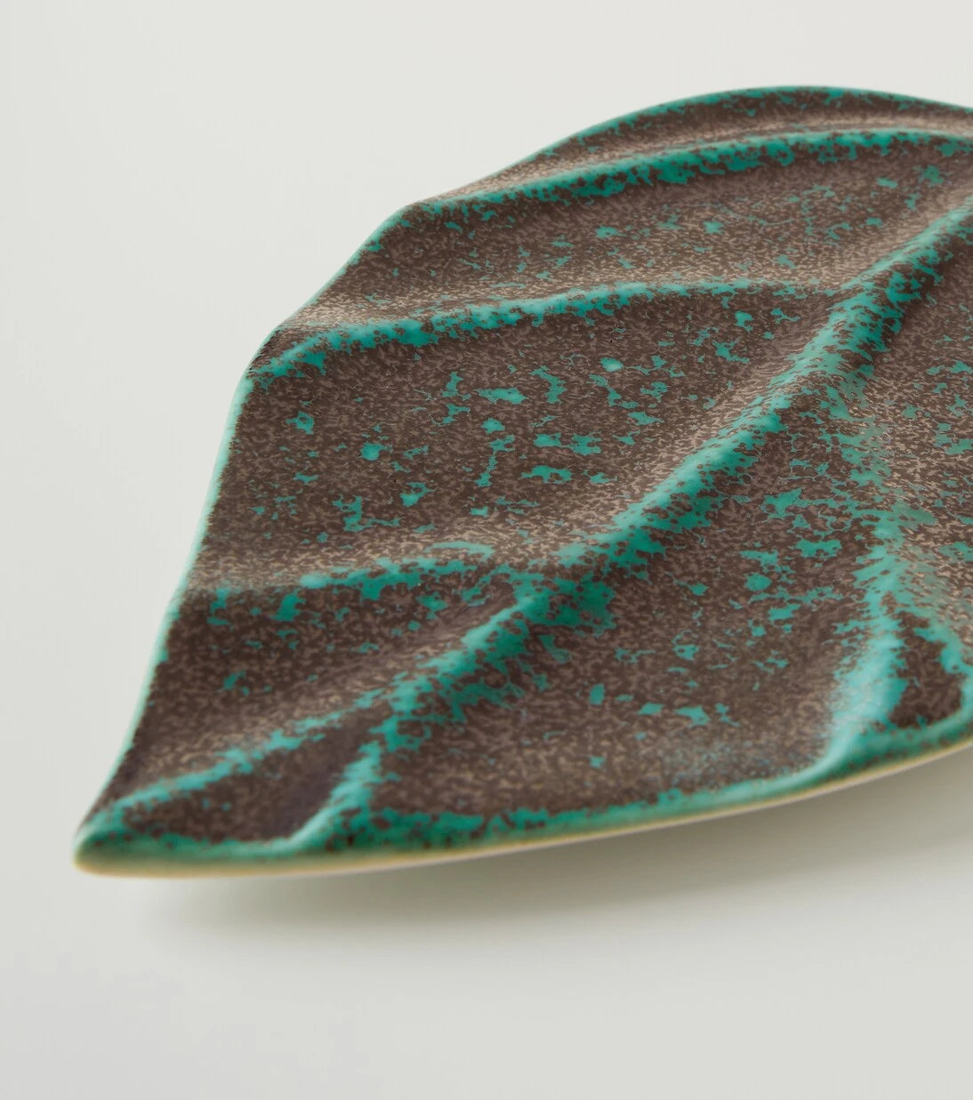 L'Objet - Cenote Leaf Medium porcelain platter