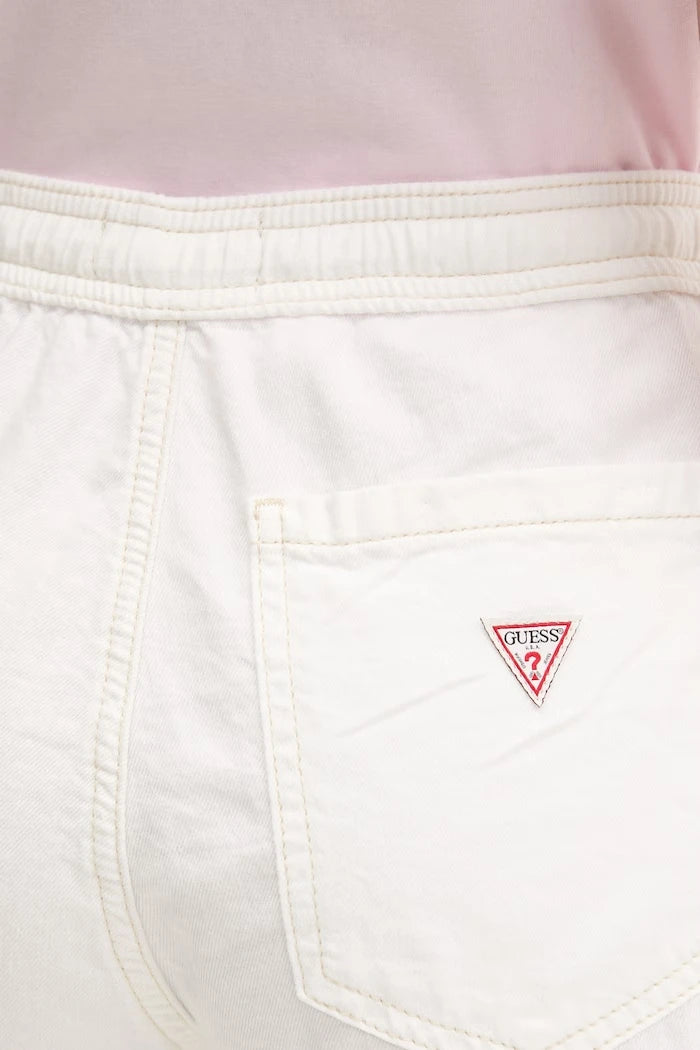 Guess Jeans kadın pamuklu kısa şort