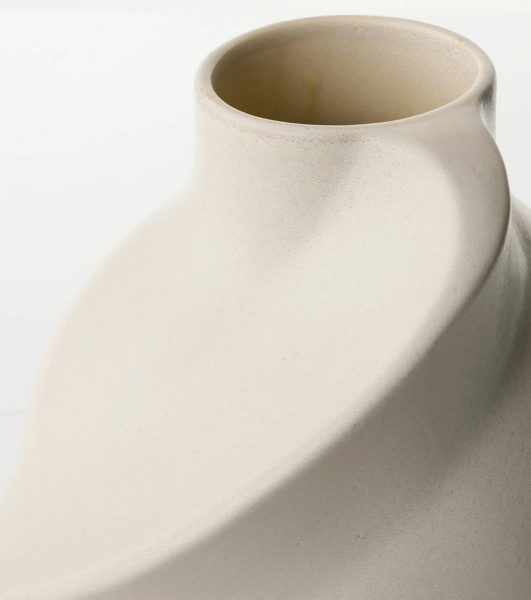 Louise Roe - Pirout 02 ceramic vase