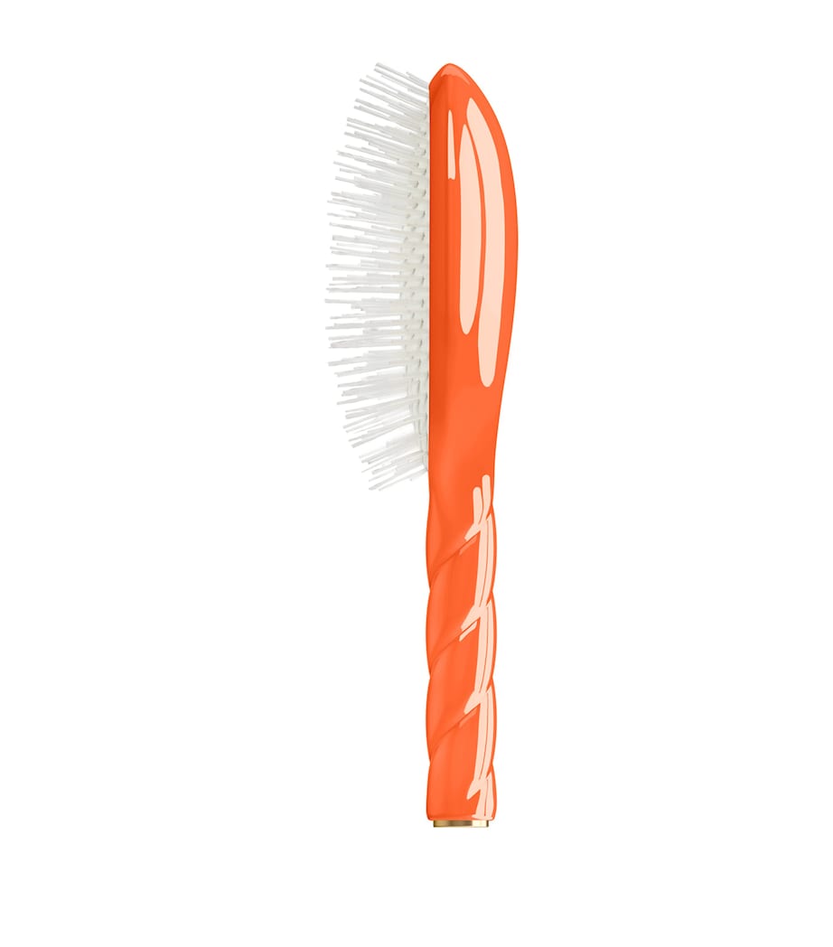 N.07 Detangling & Stimulating Hair Brush