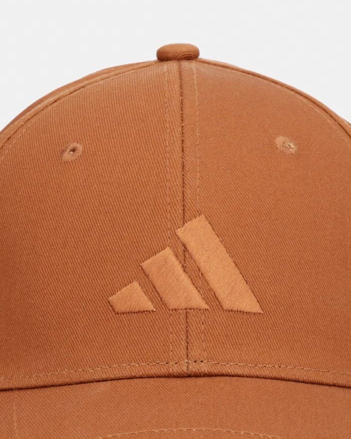 adidas pamuklu siperlikli şapka