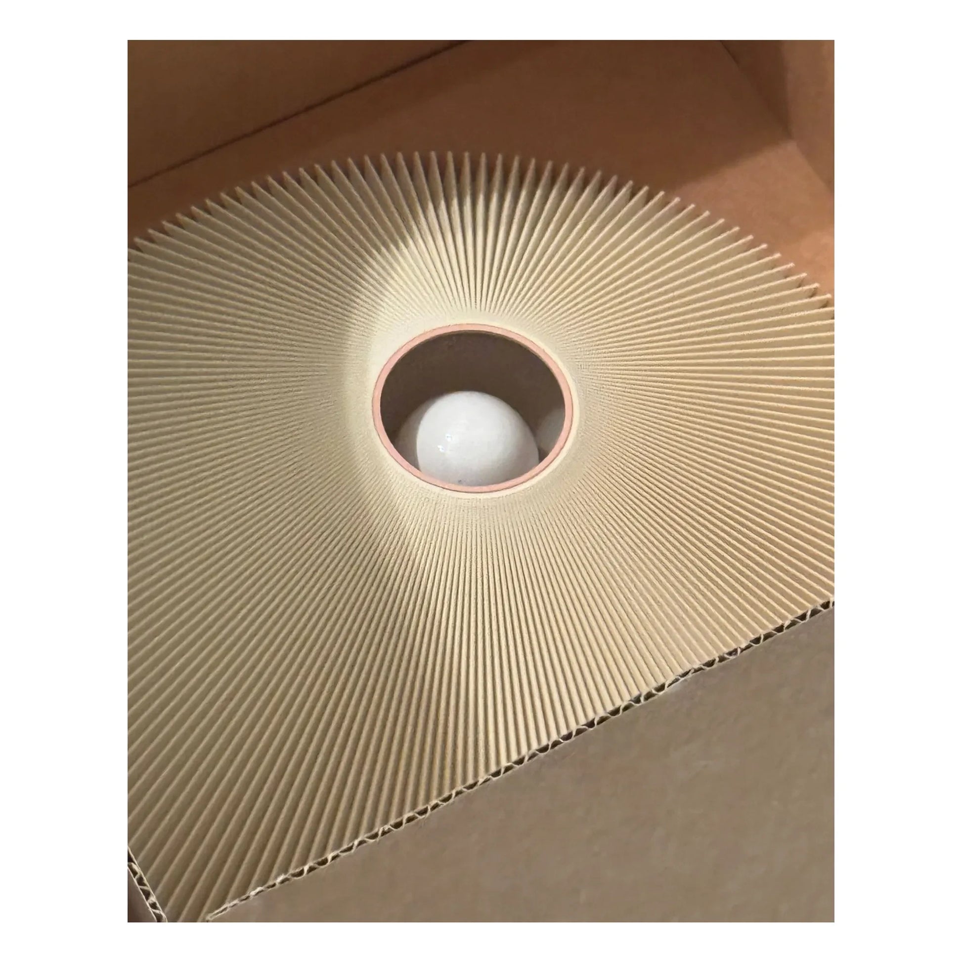 Manu Matters - Teen Jane table lamp | Cream