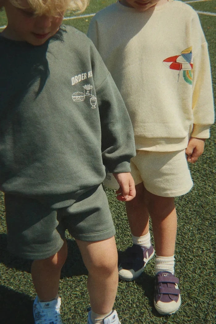 Konges Sløjd çocuklar için pamuklu eşofman tarzı kısa şort LOU SWEAT SHORTS OCS
