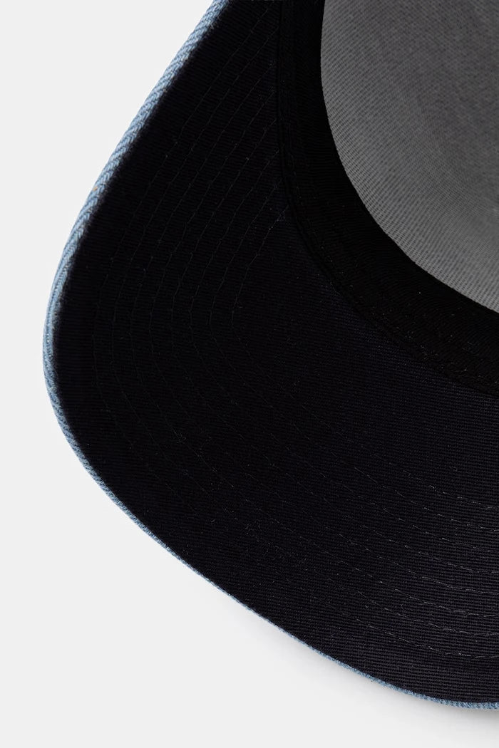 New Era trucker şapka DENIM LEATHER PATCH TRUCKER