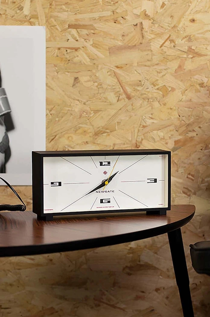 Настолен часовник Newgate Thunderbird Desk Clock