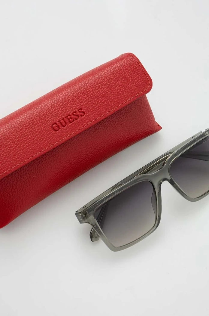 Слънчеви очила Guess