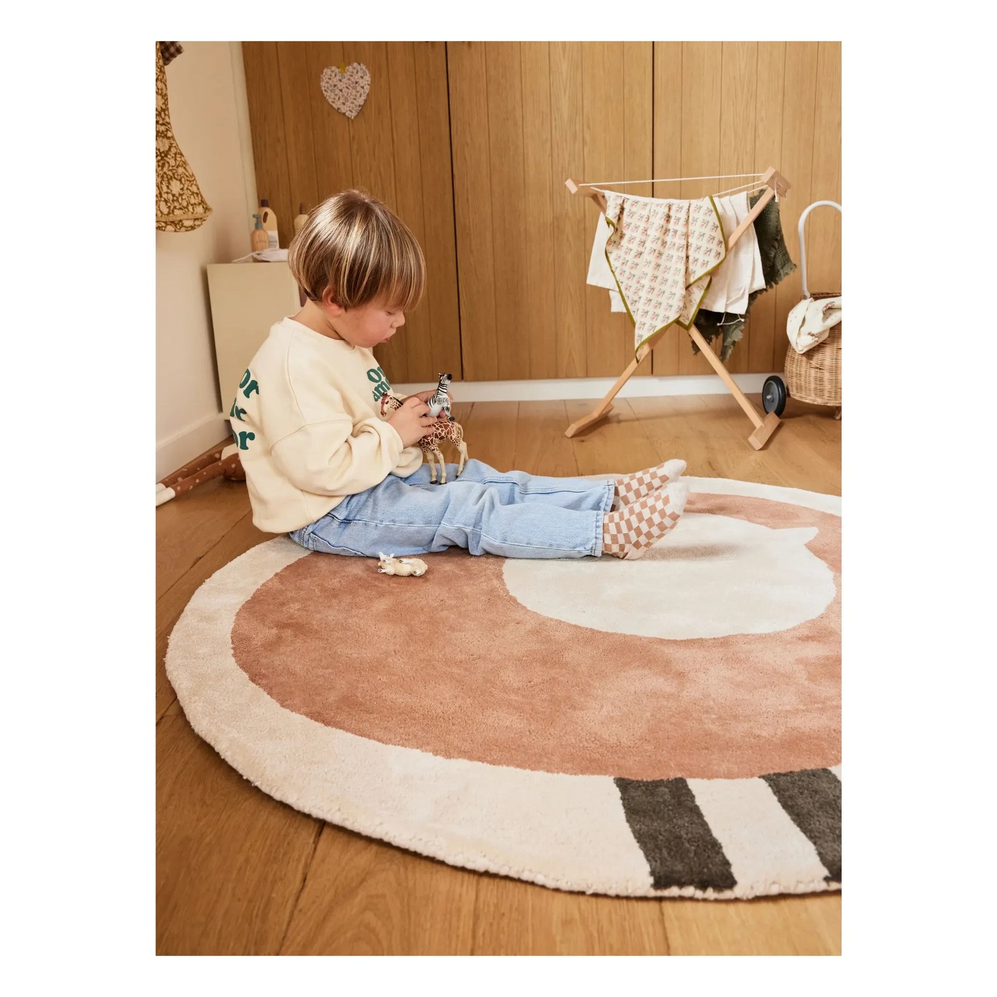 Bleuu-studio - Round Sheep rug | Brown