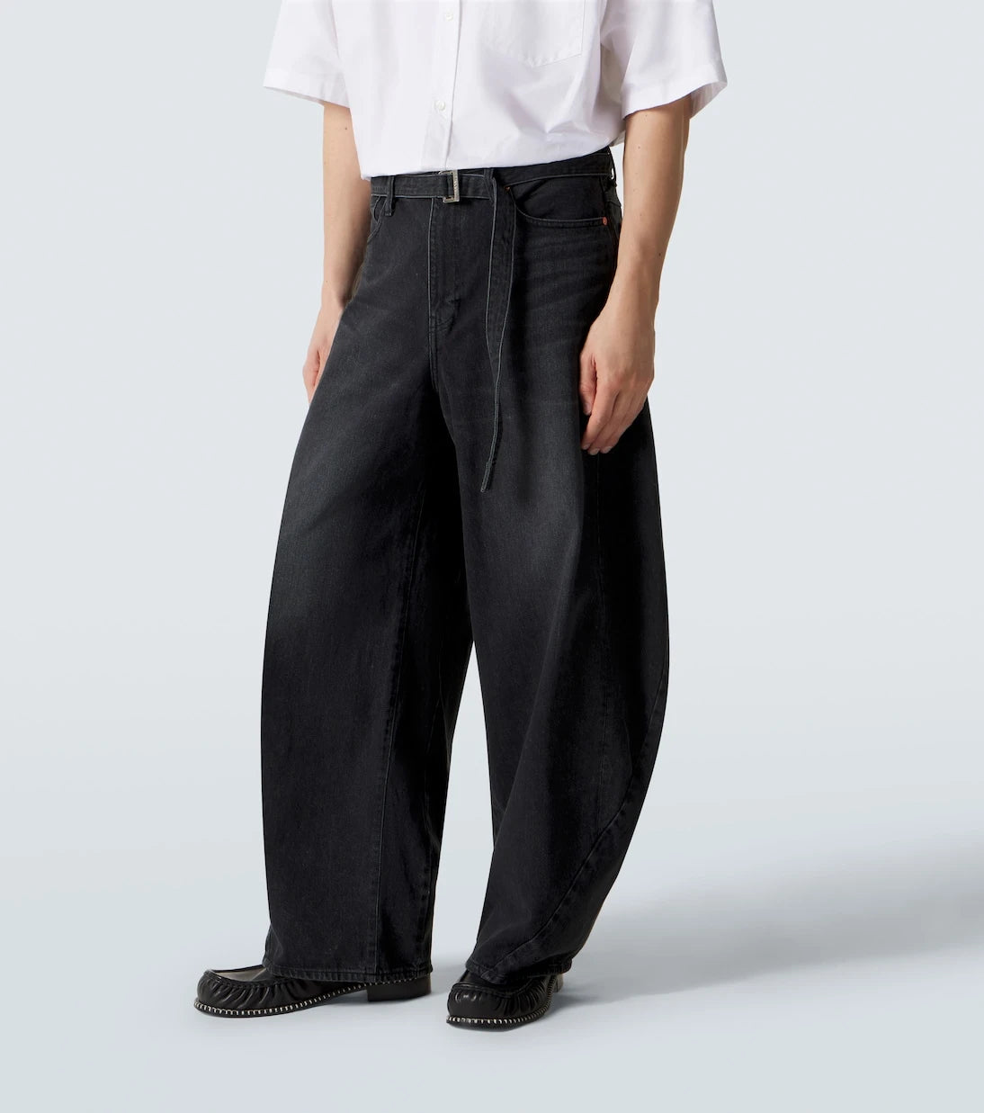 Sacai - Belted barrel-leg jeans