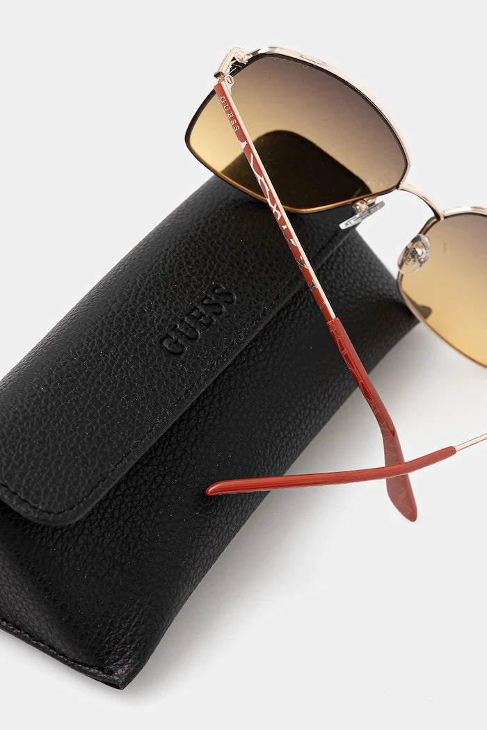 Слънчеви очила Guess