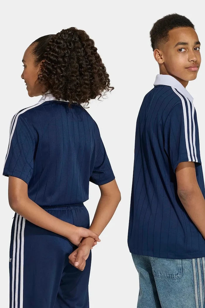 Çocuklar için yakalı adidas Originals tişört