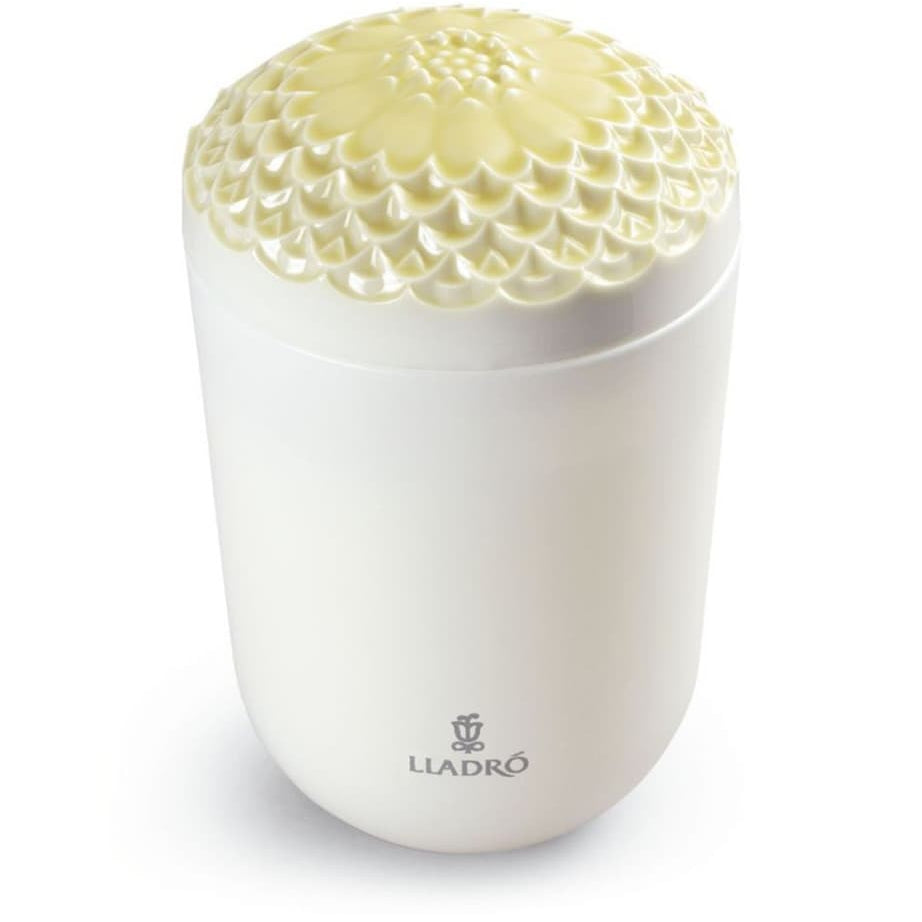Lladró Tropical Blossoms Echoes of Nature Candle