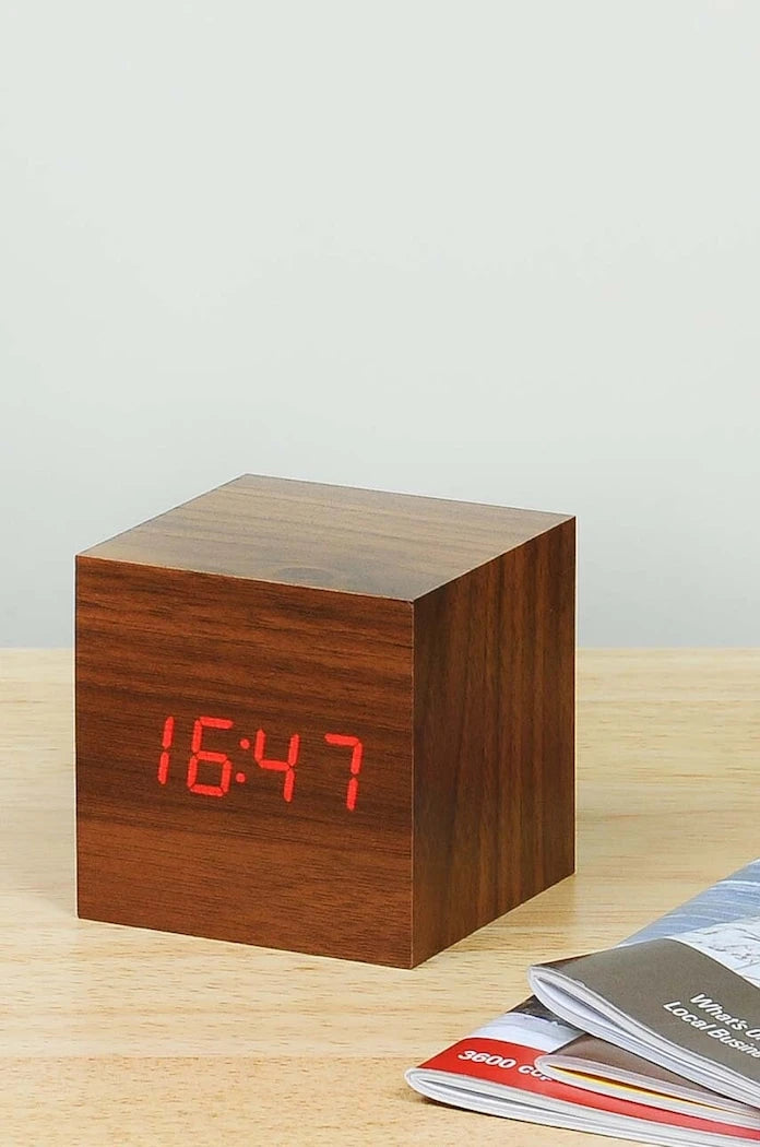 Настолен часовник Gingko Design Cube Click Clock
