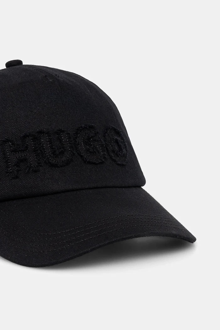 Памучна шапка с козирка HUGO