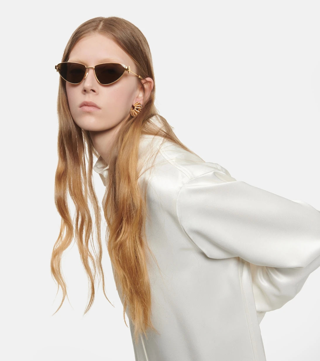 Bottega Veneta - Turn cat-eye sunglasses