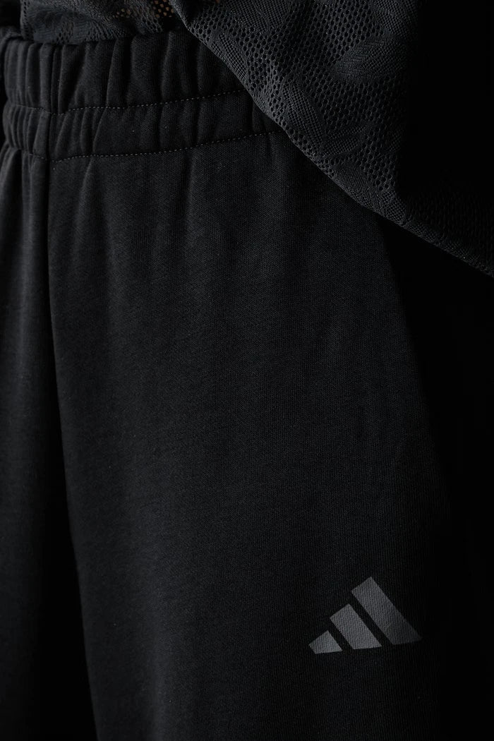 adidas pamuklu kadın spor pantolonu Soft Lux