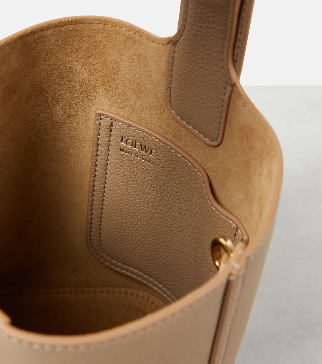 Loewe - Pebble Mini leather bucket bag