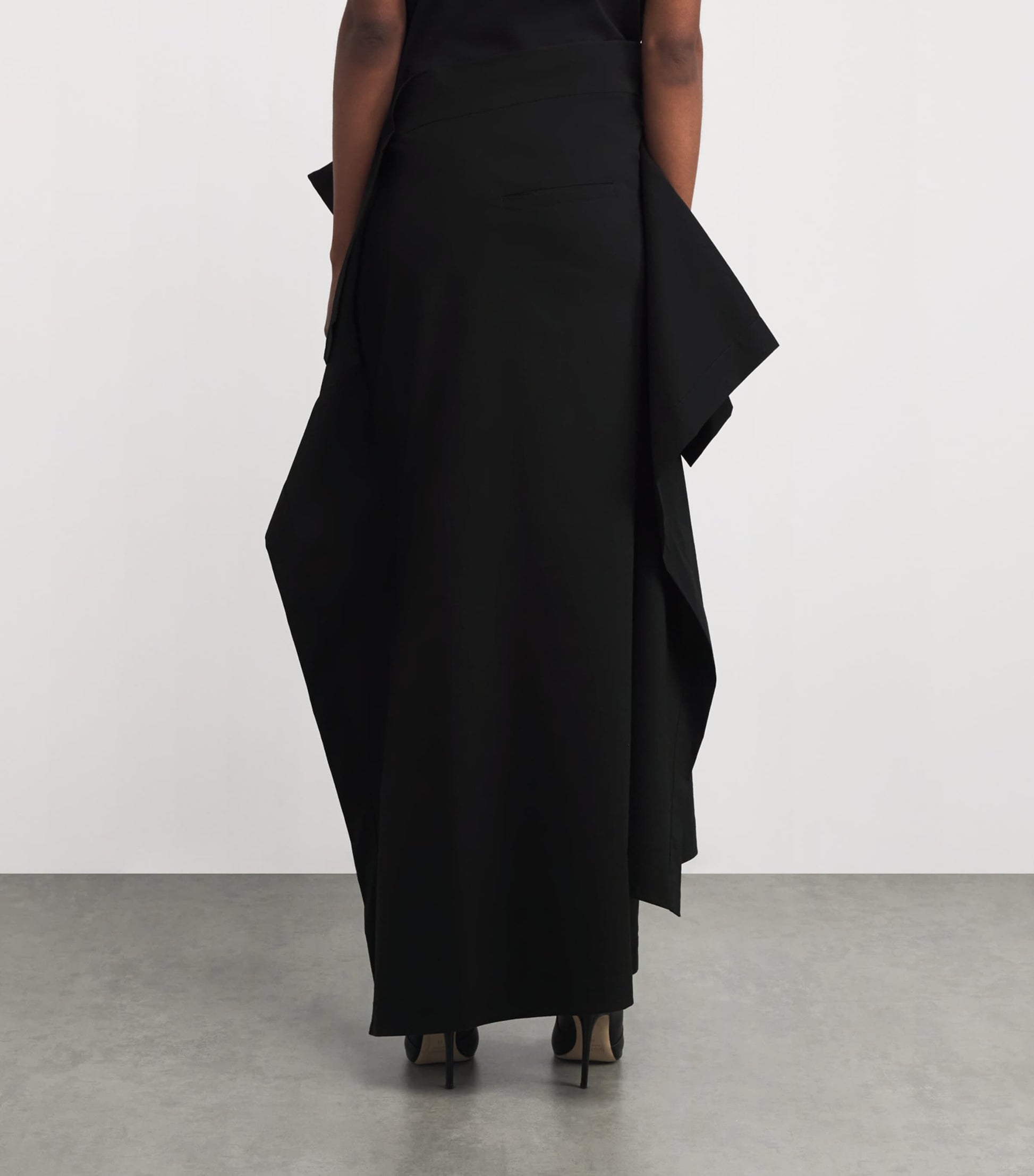 Collapsing Sculpture Maxi Skirt BLACK
