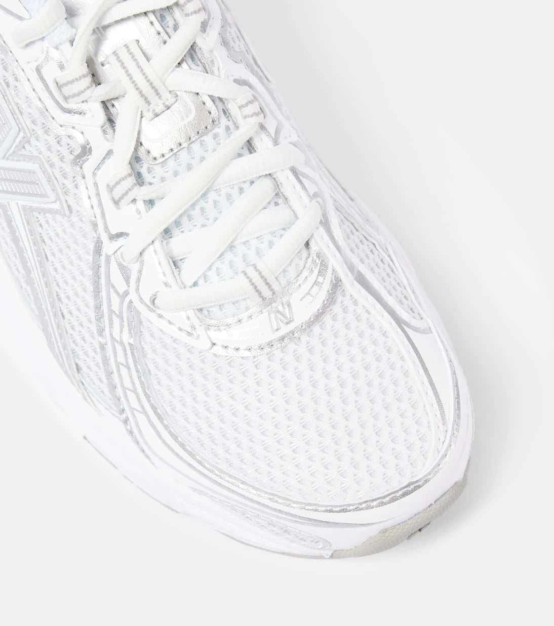 New Balance - أحذية جري 740