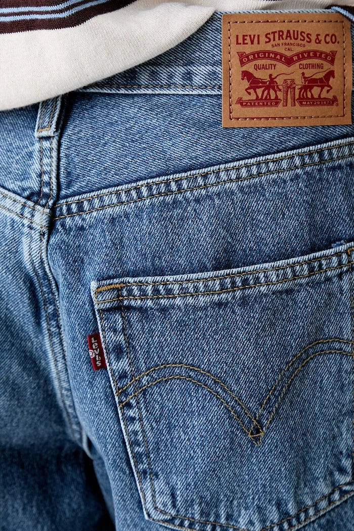 Levi's pamuklu kadın kısa şort SQUARE PEG