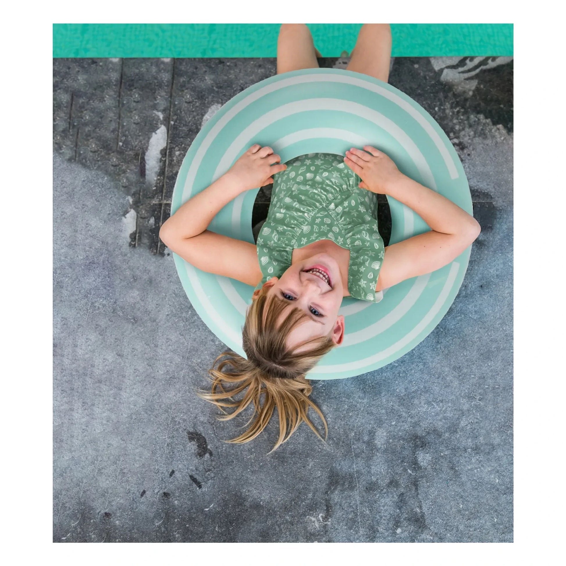 Quut - Inflatable buoy | Green