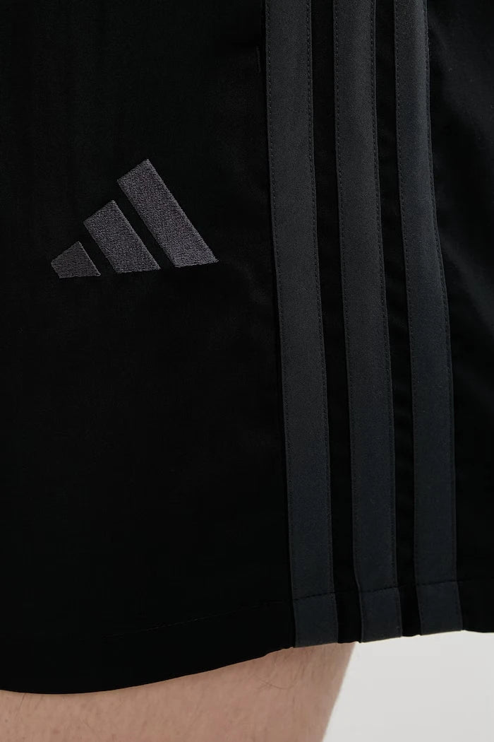 Къс панталон adidas