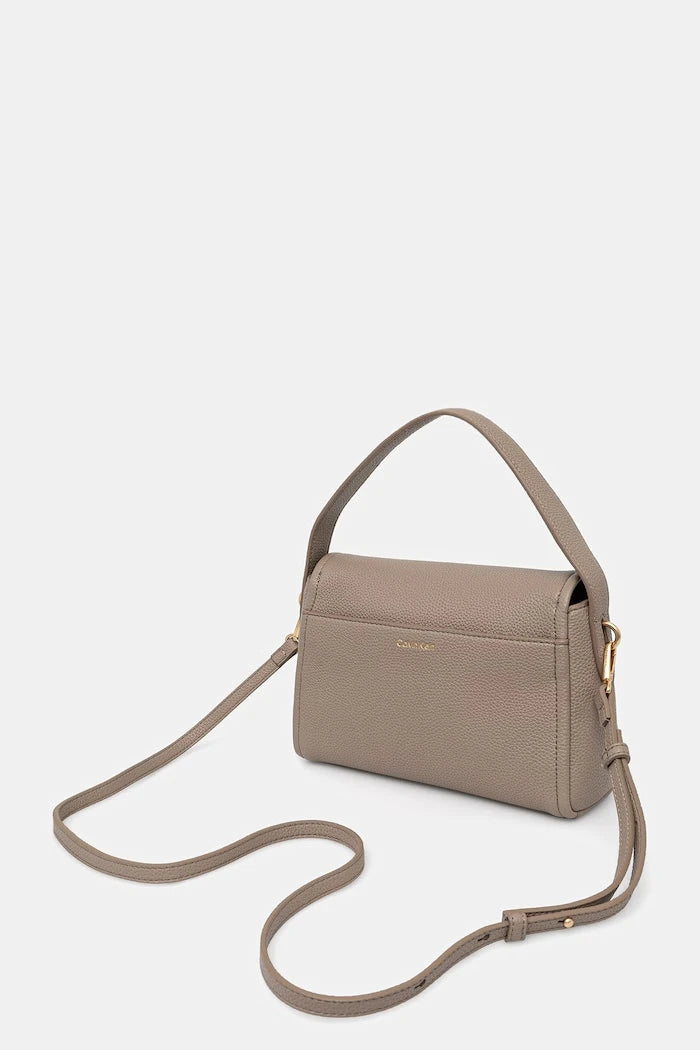 Calvin Klein kadın suni deri çapraz çanta