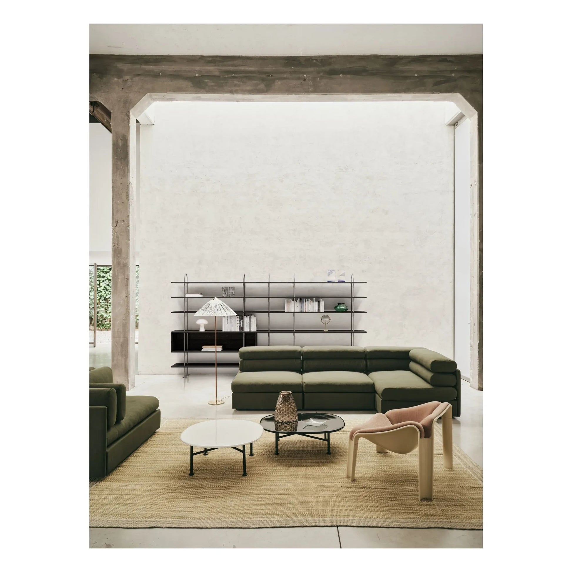 Gubi - Carmel round ceramic coffee table, OEO Studio | White