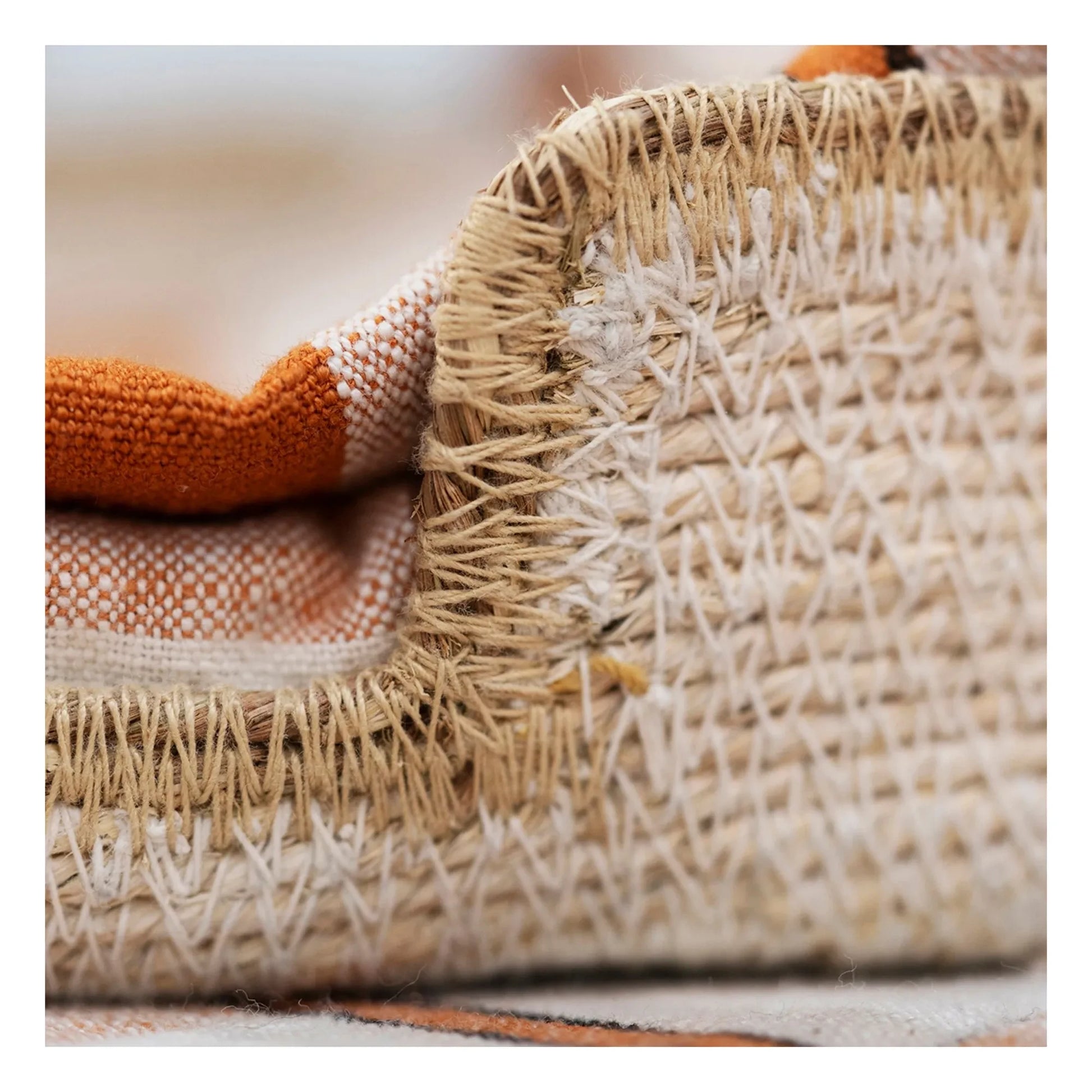 Madam Stoltz - Sea rush towel dispenser
