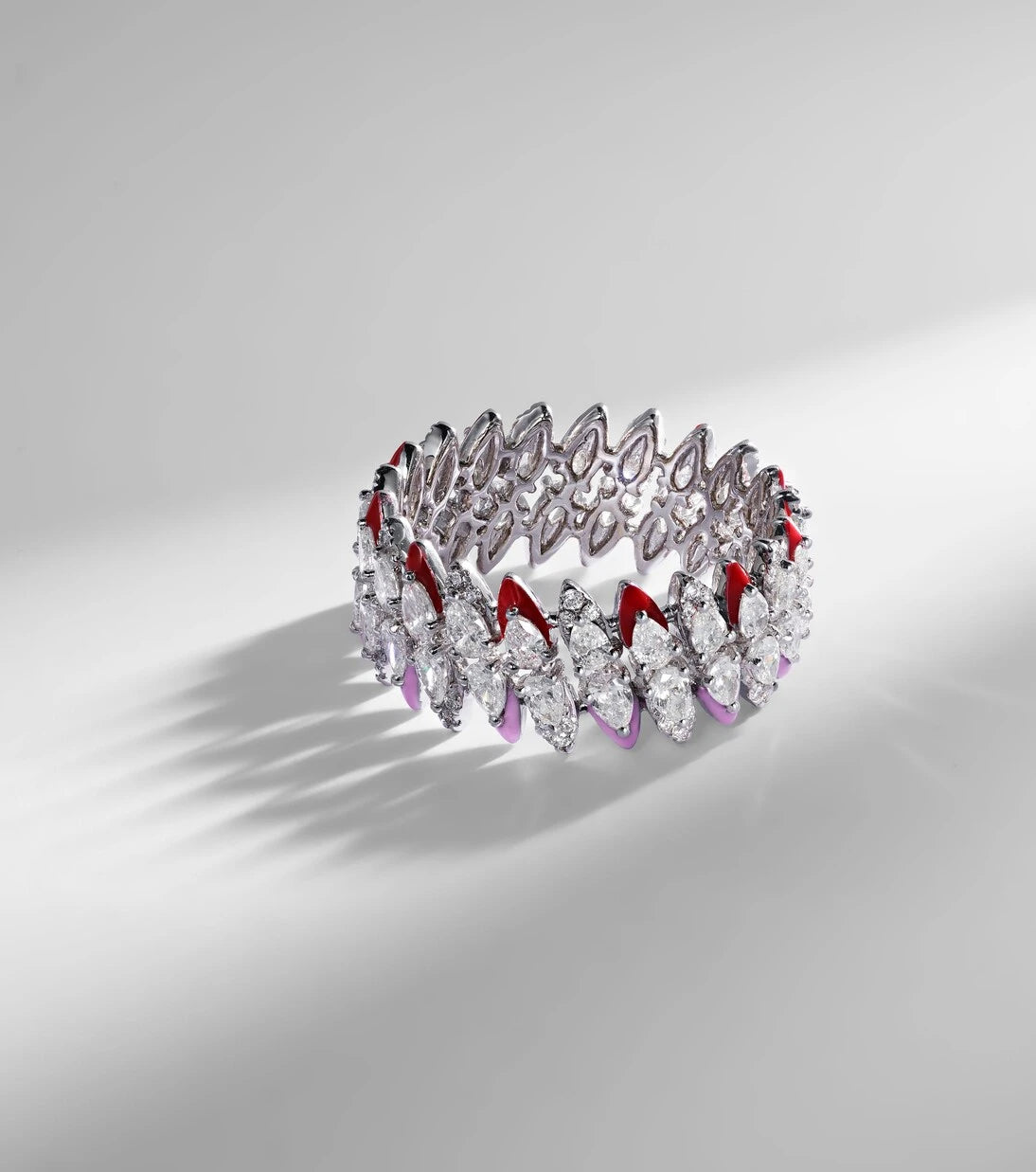 Kamyen - 18kt white gold and enamel ring with diamonds