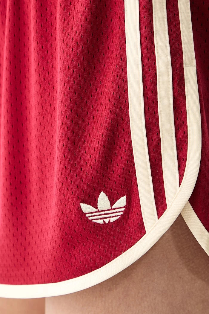adidas Originals kadın antrenman şortu