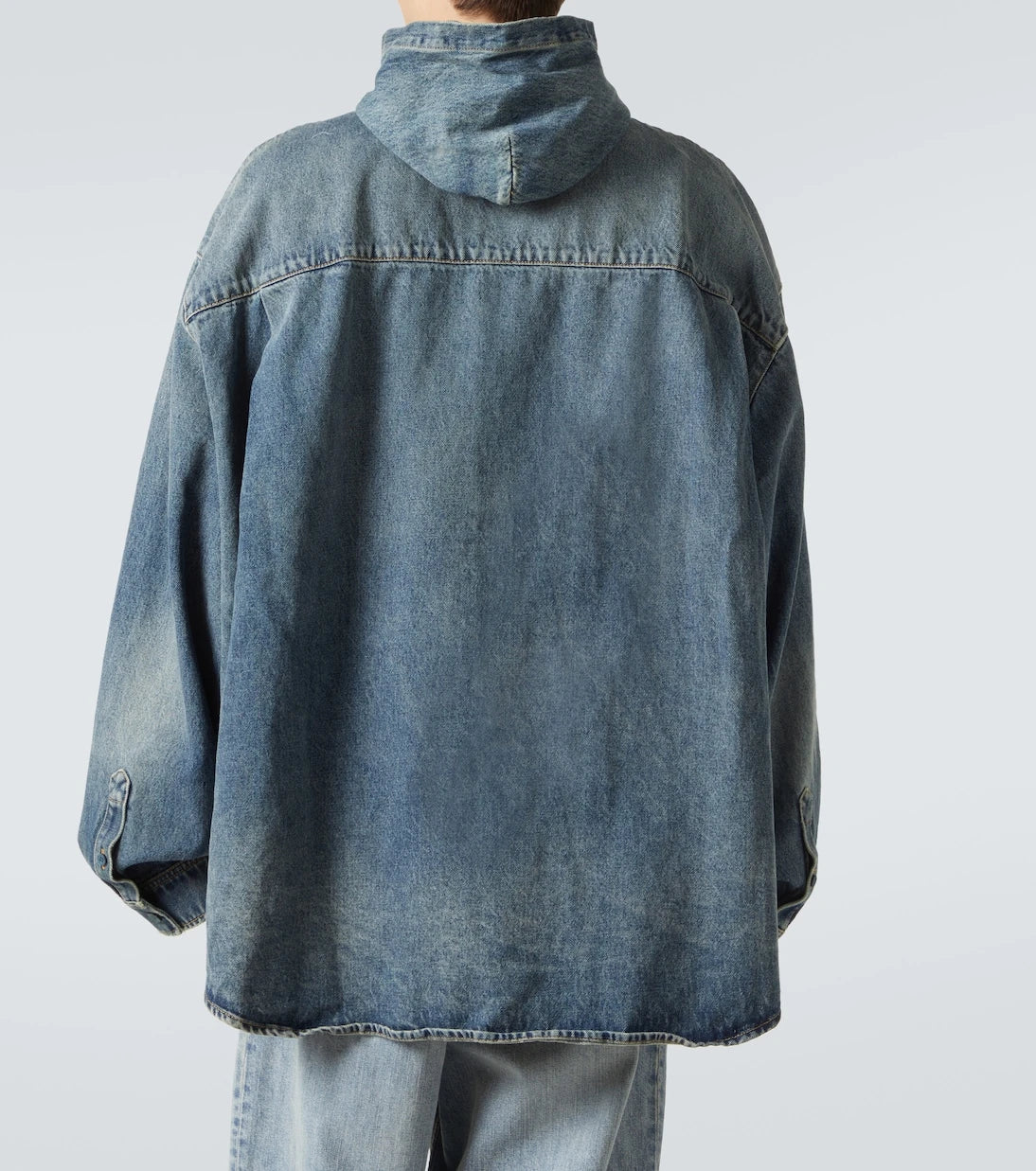 Balenciaga - قميص اوفرشيرت بغطاء للرأس من الدنيم