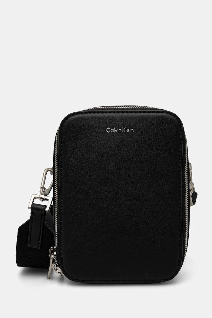 Чанта през рамо Calvin Klein