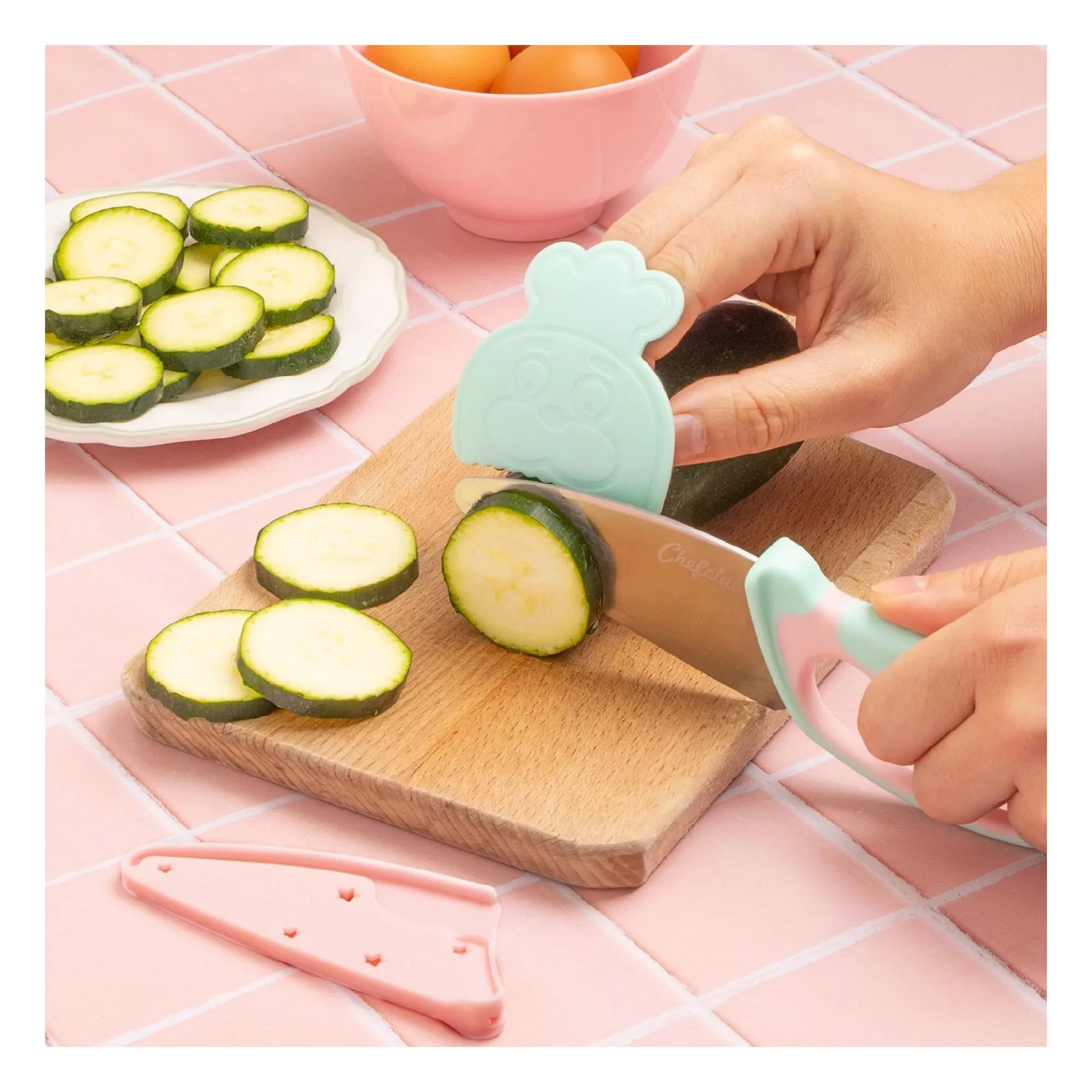 Chefclub - Knife with finger guard | Pale Pink