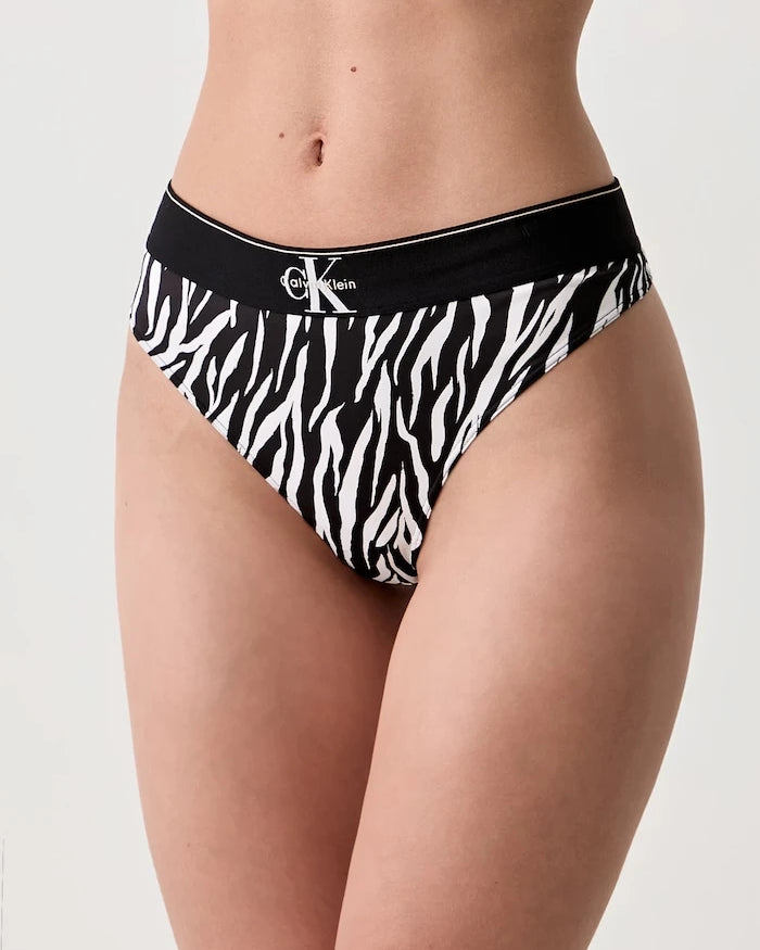 Calvin Klein Underwear Kadın String Külot