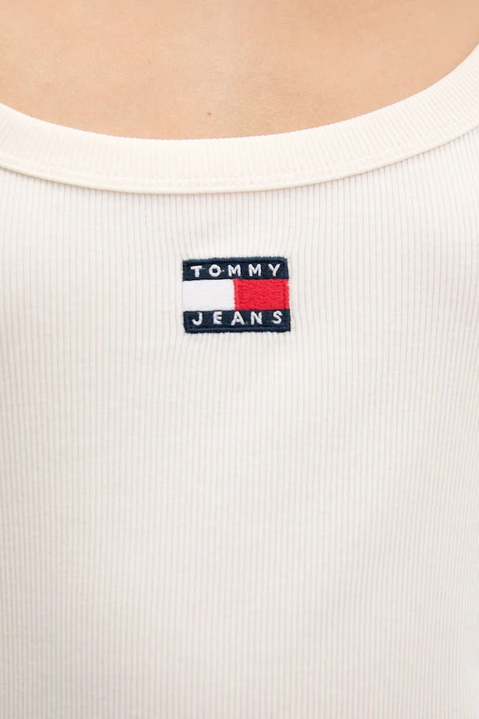 Tommy Jeans kadın pamuklu elastan tişört