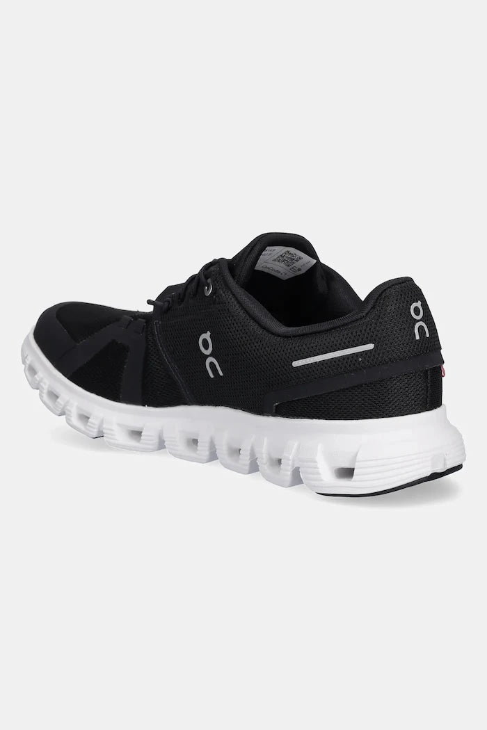 On CLOUD 6 Sneaker