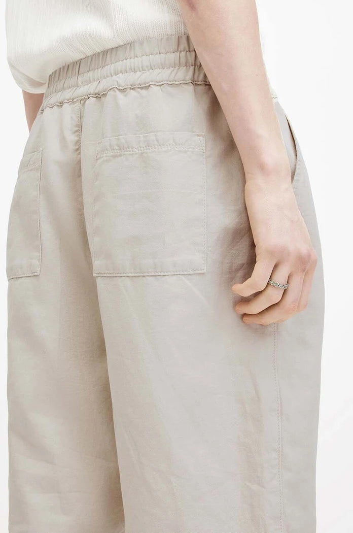 Къс панталон с лен AllSaints HANBURY