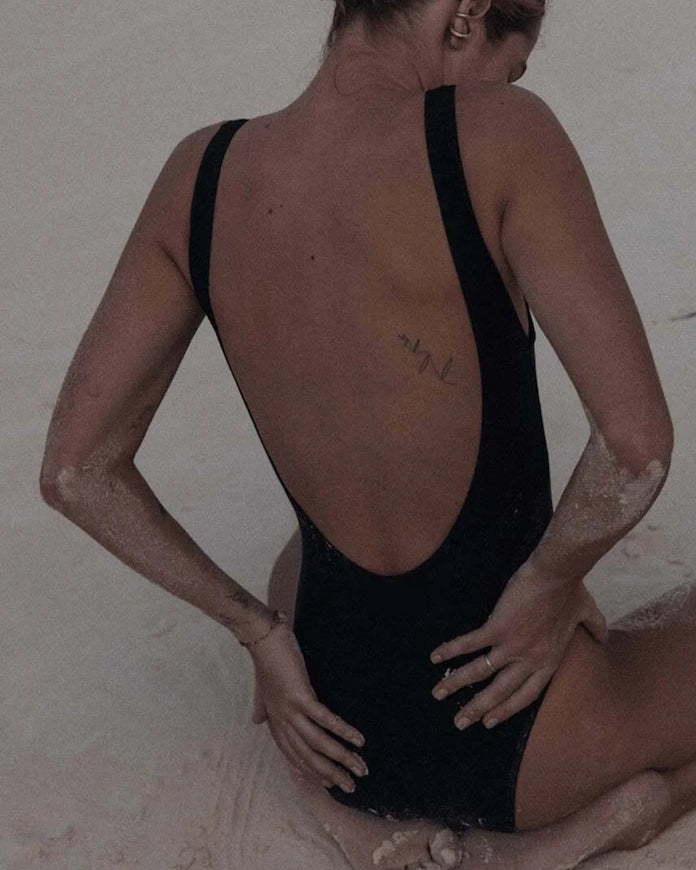 Muuv. цял бански дамски V SWIMSUIT