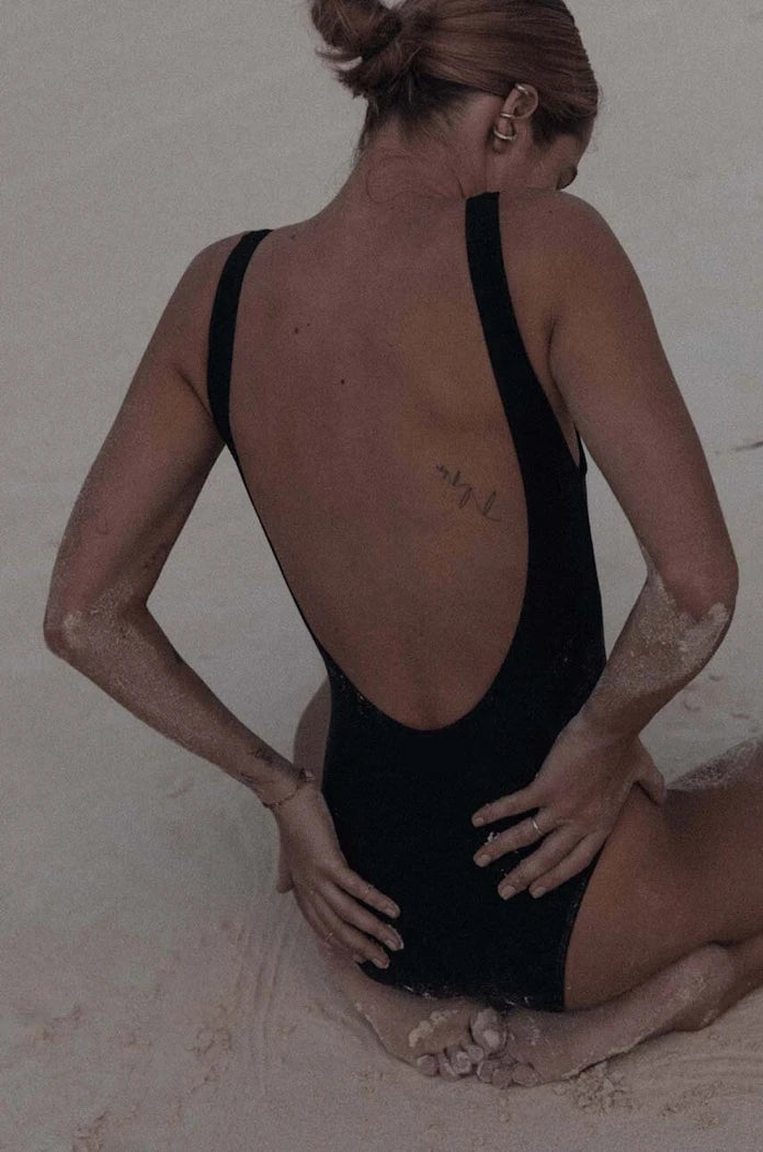 Muuv. цял бански дамски V SWIMSUIT