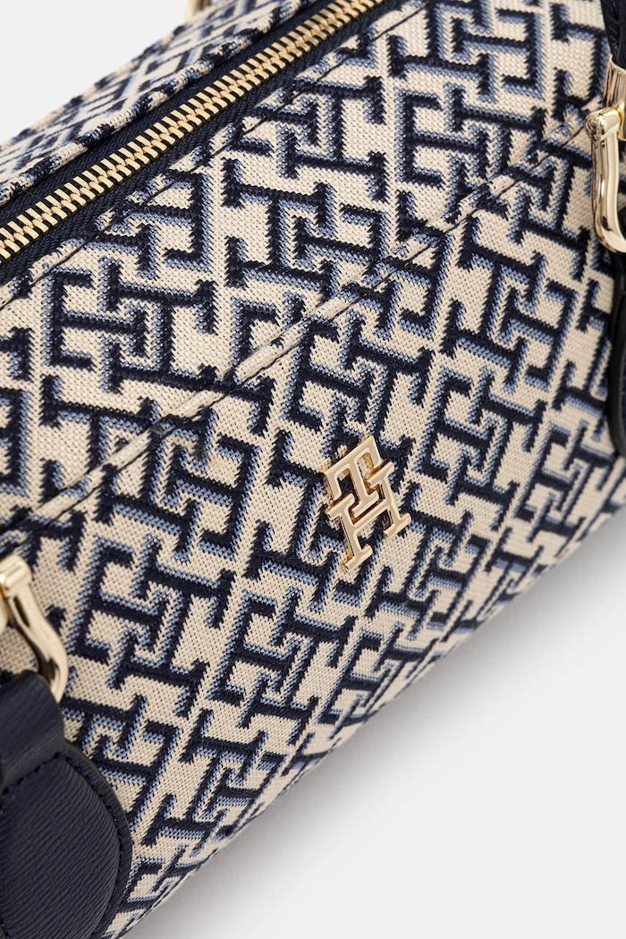 Tommy Hilfiger kadın baget çanta