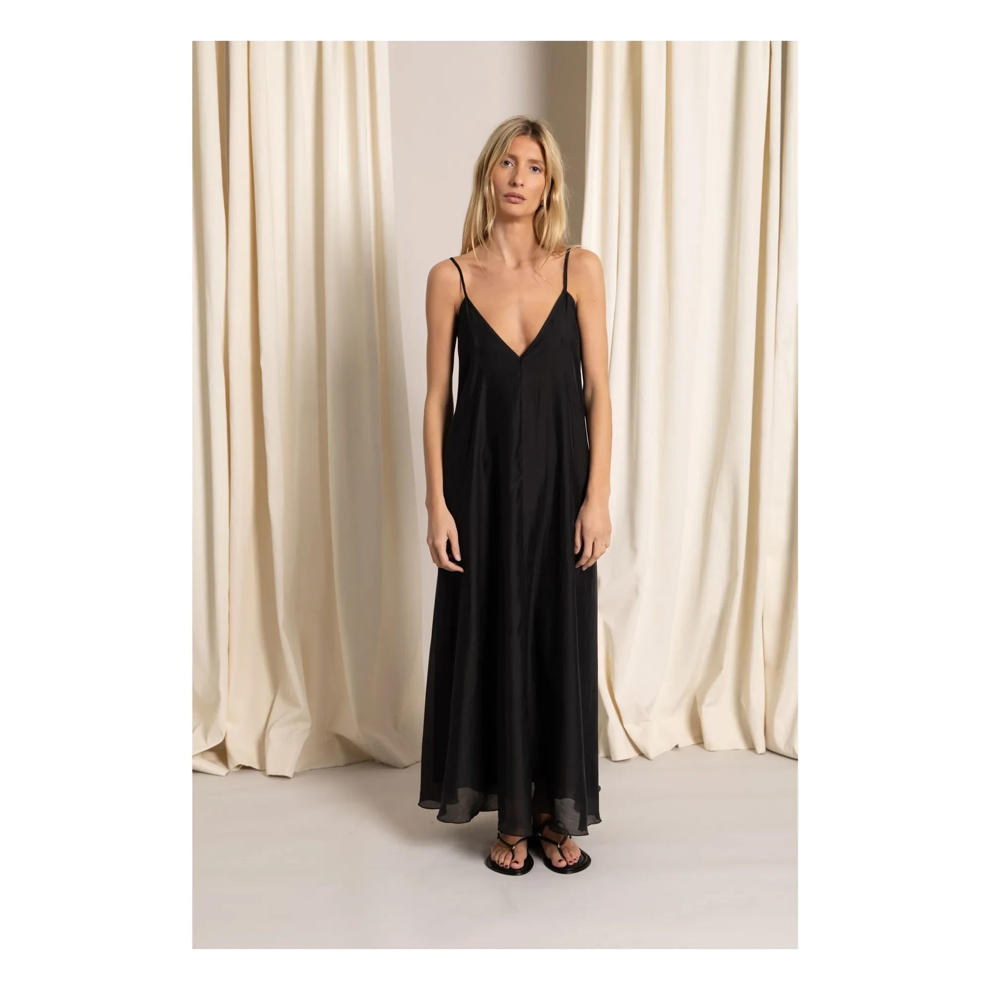 Smallable Woman - Megane Ample Dress | Black